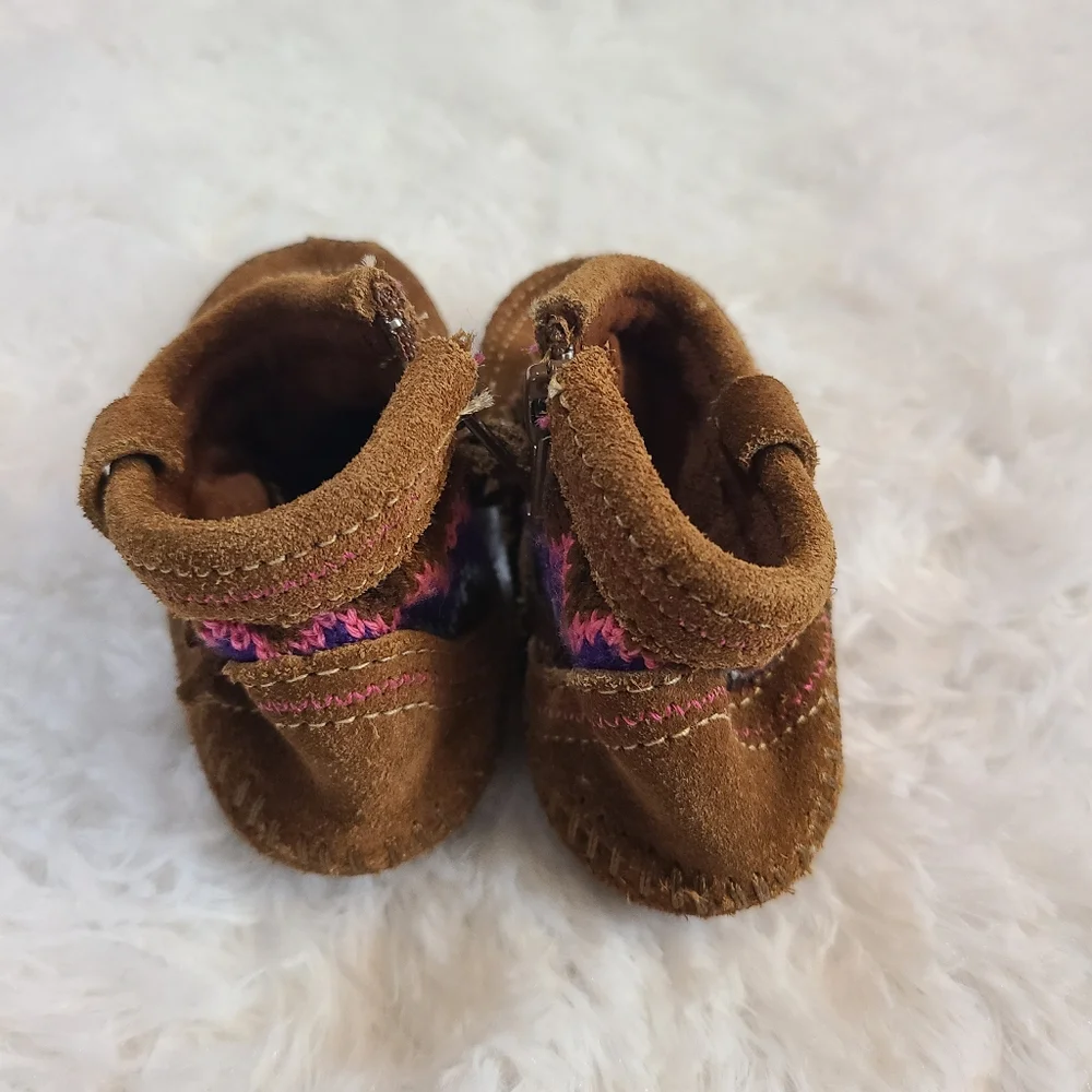 Minnetonka Sz 4 Infant Moccasins Aspen
